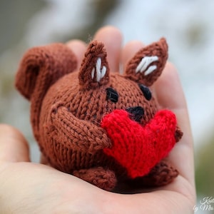 Squirrel knitting pattern PDF for beginners and advanced knitters, spring gift and decoration, easter, gift for kids and adults