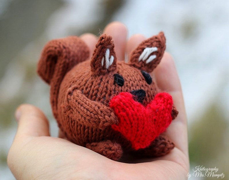 Squirrel knitting pattern PDF for beginners and advanced knitters, spring gift and decoration, easter, gift for kids and adults image 1