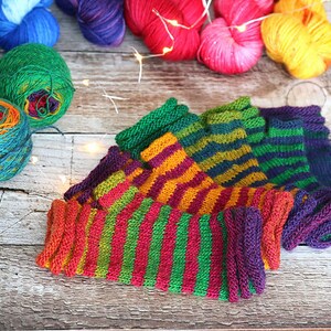 Fingerless Mittens knitting pattern PDF download, easy pattern for beginners and advanced knitters image 6