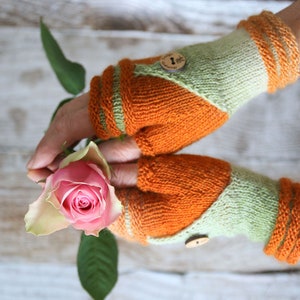 Fingerless Mittens Follow Me knitting pattern PDF download suitable for advanced beginners, eye catcher, diy holiday gift image 2