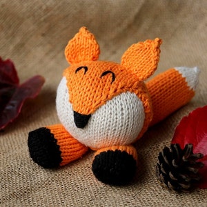 Fox knitting pattern, fox knitting pattern suitable for advanced beginners, fox knitting pattern PDF download DIY stocking stuffer