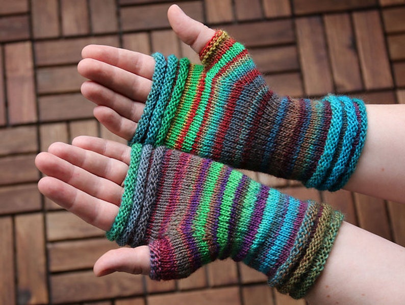 Fingerless Mittens knitting pattern PDF download, easy pattern for beginners and advanced knitters image 9