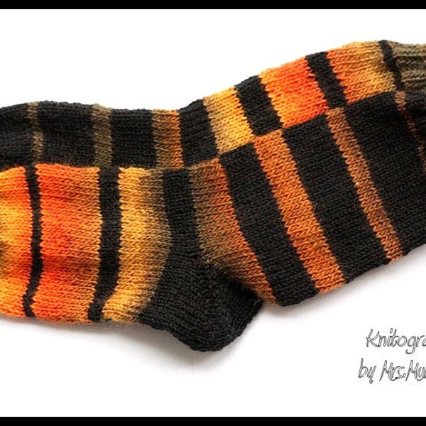 Striped socks "Irregularity" -  Size EU36/39 US5/8 striped socks in autumn colors, hand knitted and soft, warm socks, halloween colors