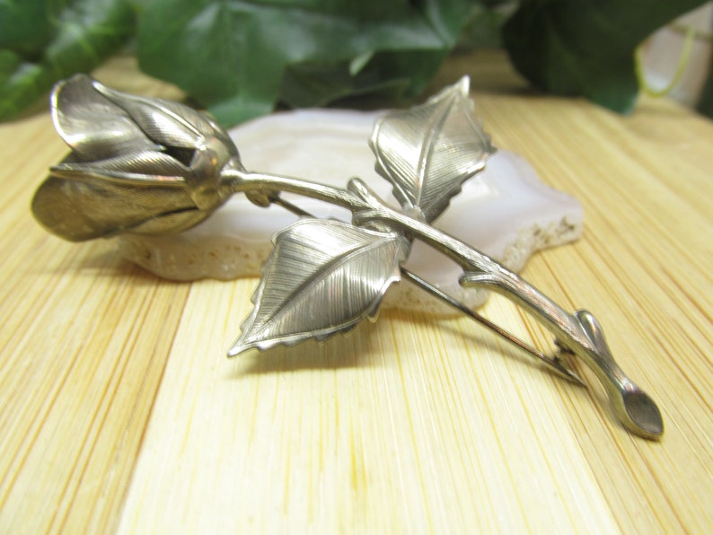 ladies brooch