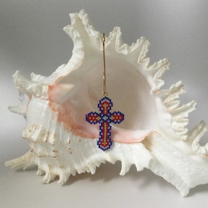 Americana Lace Cross Brick Stitch Pattern