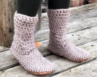 Natural Merino Slipper Booties – Crochet Boho Boot Slippers Unisex, Leather Sole and Fur Lining in Soft Beige, Adult Padraigs Eco Friendly