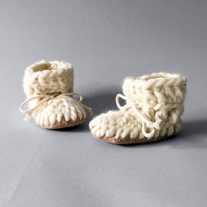 White Merino Wool Baby Booties with Leather Soles, Eco Friendly Baby Gift Idea, Made in Canada Baby Gift, Soft White Crib Shoes for Newborn image 3