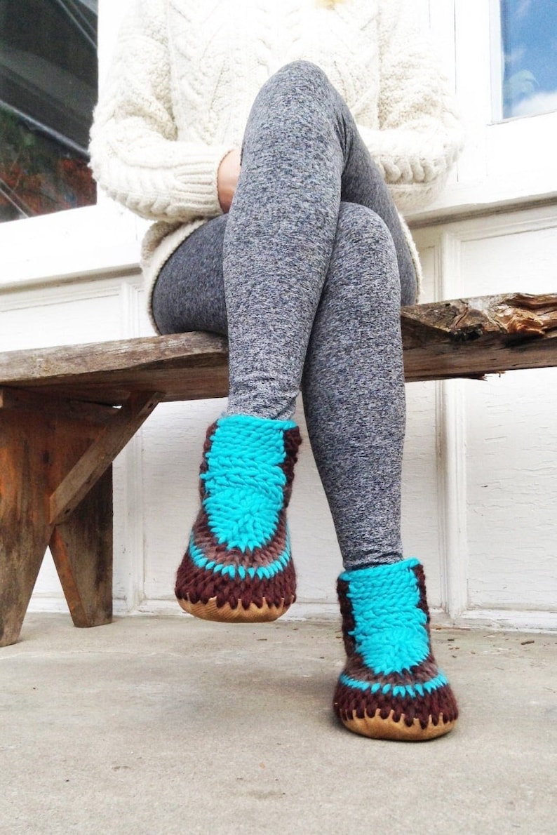 Cozy Boho Fur-Lined Leather Sole House Slippers - Handmade in Canada, Eco-Friendly Comfort bild 1