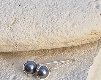 Grey shell pearl drop earrings wrapped in silver plated wire. Spherical pearl earrings. Classic style. Understated earrings. Bridal.