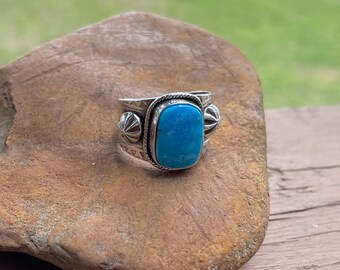 Sterling Silver Kingman Turquoise Ring: Southwestern Statement Jewelry, Size 8