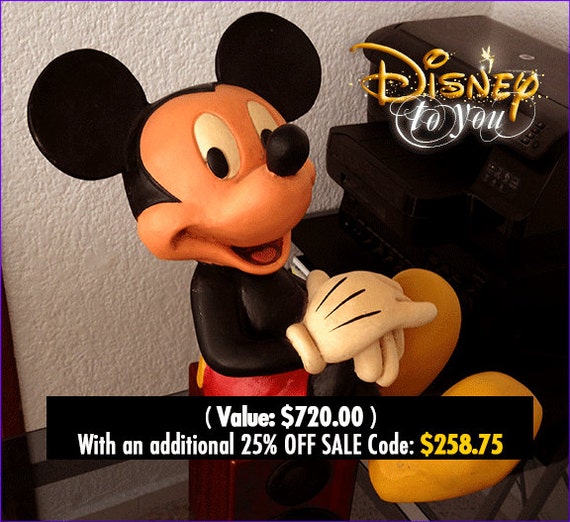 Maak plaats bibliothecaris knijpen Te koop: US 336 Dollars Disney Store Mickey Mouse Big Figure - Etsy  Nederland