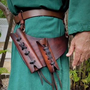 Lederschwert und Axt Frosch | Schwerthalter | Gürtel Frosch | Axt | Hammer Frosch | Axtträger | Wikinger-Mittelalter-Gürtelschmuck