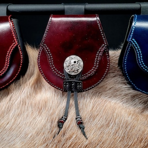 Pochette en cuir rouge unisexe Sugar Skull | Sac banane | Sac banane | Sac de transport | Fourre-tout | Déguisements GN Cosplay Renaissance médiévale