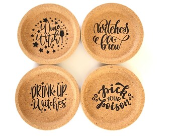 Juego de 4 posavasos de corcho con temática de Halloween, bruja y vino (con borde)