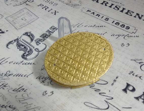 Flair Fleur De Lis Compact - image 8