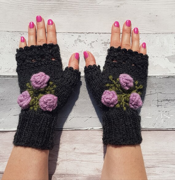 woven fingerless gloves