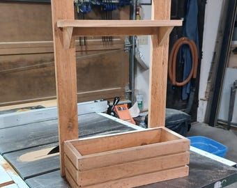 Planos para construir fácilmente una jardinera de ventana con estante: Proyecto de carpintería para principiantes (Descarga en PDF)