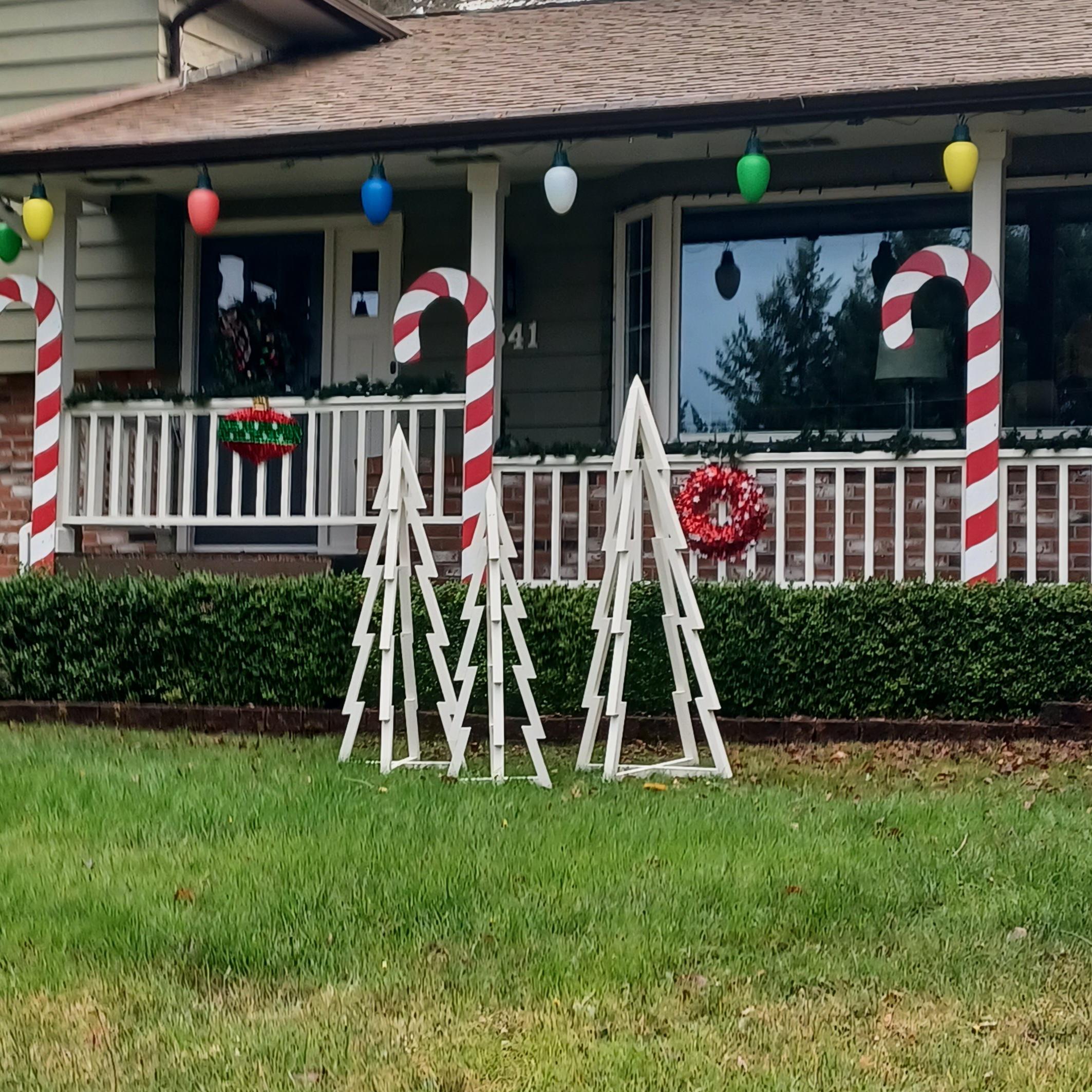 Easy DIY Large Christmas Candy Cane Lawn Decoration: Woodworking