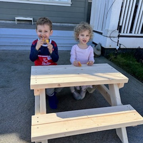 DIY Child Sized Picnic Table Plans, Woodworking Plans, Easy to follow plans, Picnic Table Plans, Step by Step Woodworking Plan. Build Plans