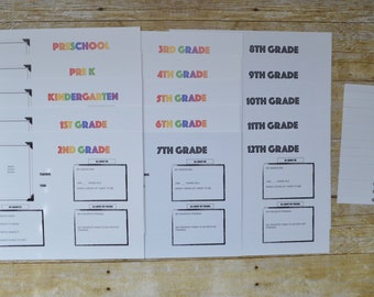 Puede incluir: Un conjunto de páginas de recuerdos del año escolar imprimibles para cada nivel de grado desde preescolar hasta el 12º grado. Cada página incluye secciones para "Mi favorito", "Todo sobre mí" y "Mis objetivos para este año".