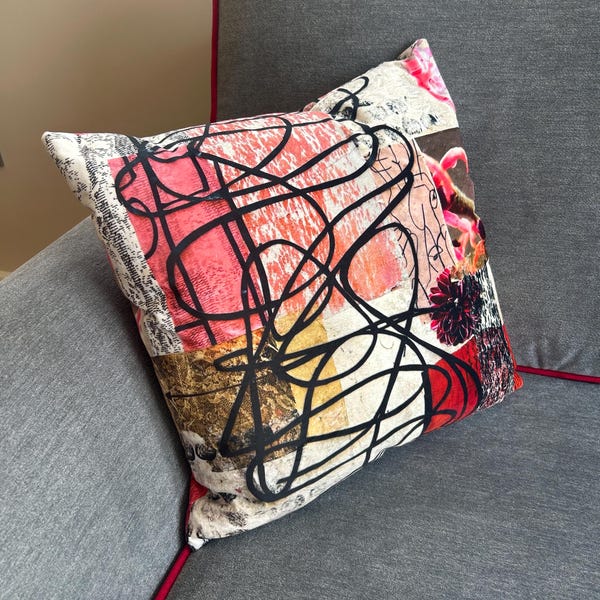 Powerful velvet cushion cover