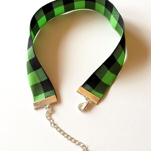 Buffalo Plaid Ribbon Choker Necklace with Pinecone Charm, Choice of Colors, Retro 90s Choker, Plaid Necklace, Lumberjack Style