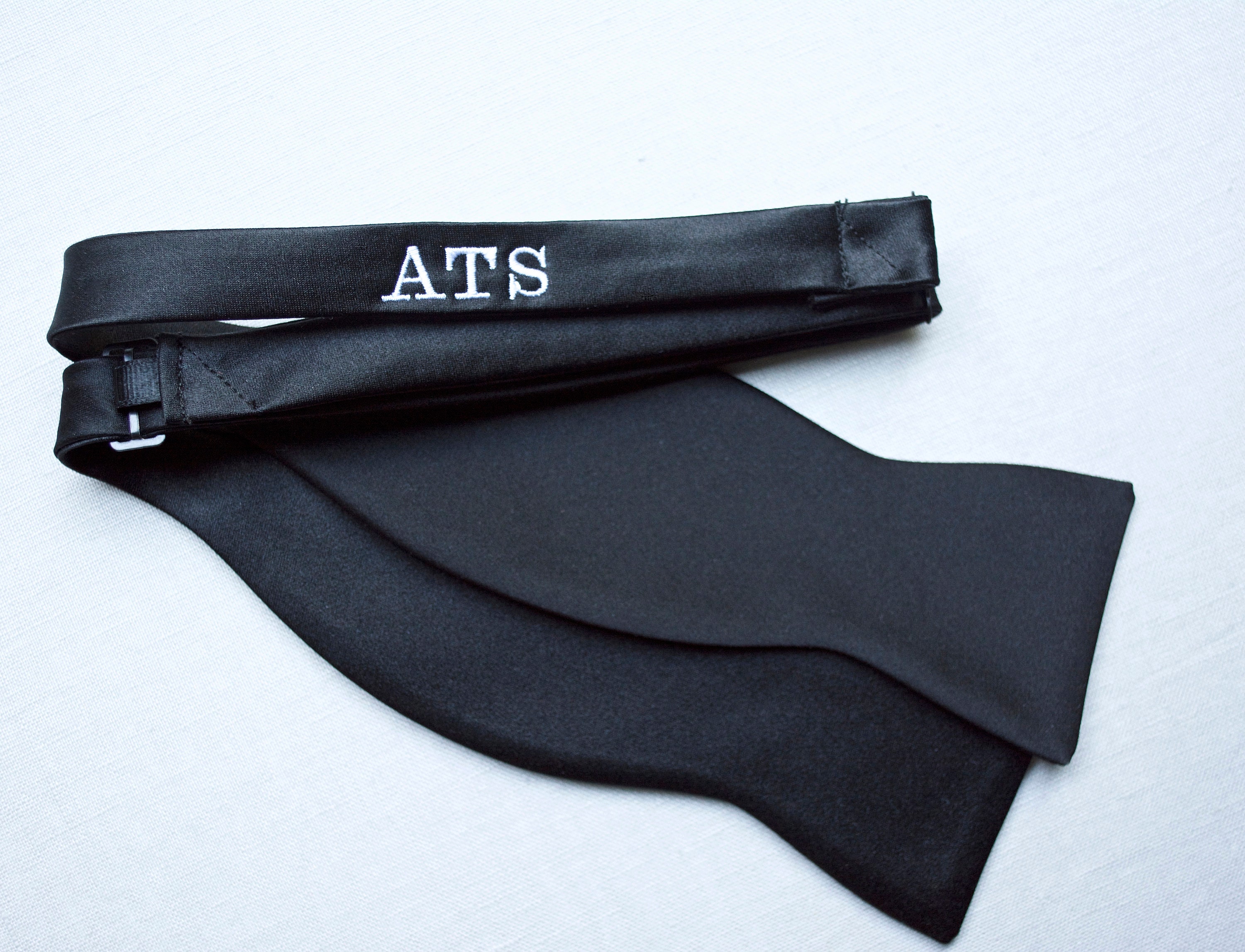Personalized bow tie for man,black satin bow tie,monogrammed bow tie/…
