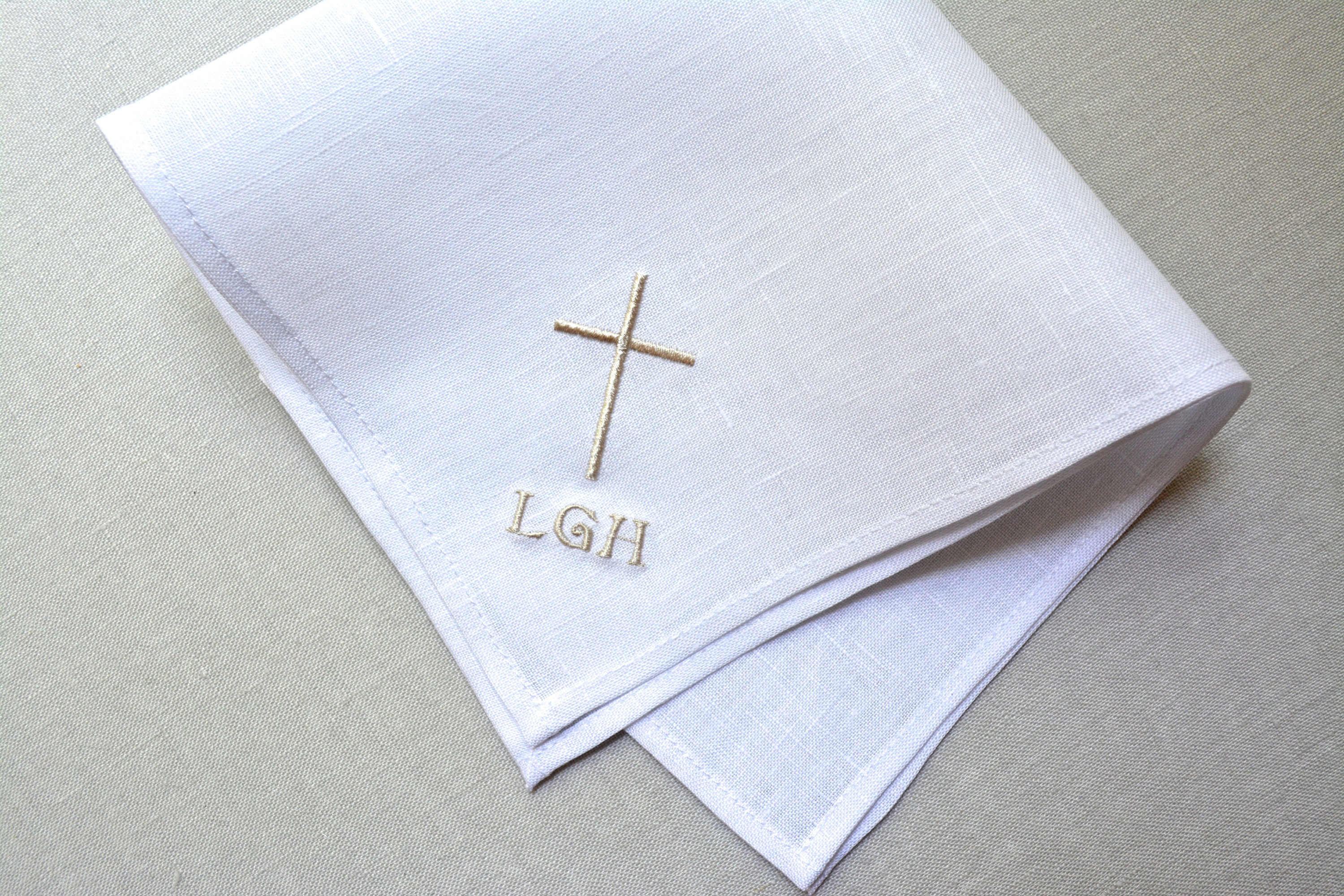 Pañuelo bautizo lino bordado lazo – ref. 92035