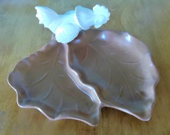 Vintage ROOSTER Calif USA Pottery Divided Leaf Leaves DISH 517 Speckled
