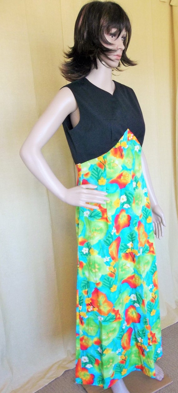 RETRO 1970s Bold BRIGHT Print Maxi Dress Hand Mad… - image 2