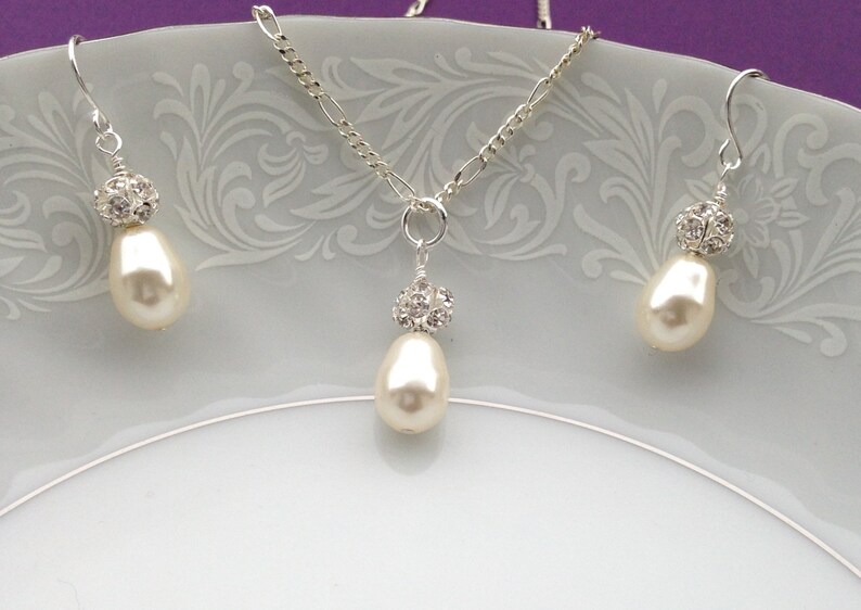 Robin Cream Pearl Teardrop Pendant Necklace Set Bridal | Etsy