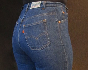tight levis jeans