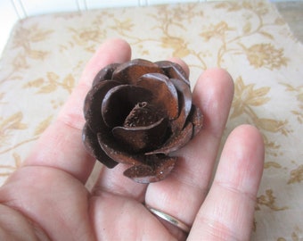 TWO shabby 2  inch metal rosebuds , 2 rusty tin rose buds , crown roses , craft flower, DIY Wedding , rustic rose decor embellishment