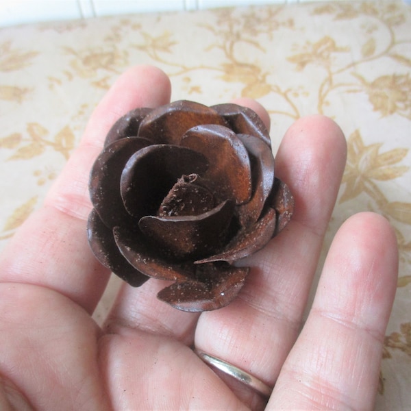 TWO shabby 2  inch metal rosebuds , 2 rusty tin rose buds , crown roses , craft flower, DIY Wedding , rustic rose decor embellishment