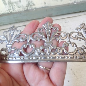 Stitch Detail Long Wallet Metal Crown Decor Tri-Fold Credit Card