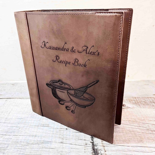 Cubierta de cuero de primera calidad para carpeta, grabada y personalizada con láser. El diseño está incluido sin costo adicional.