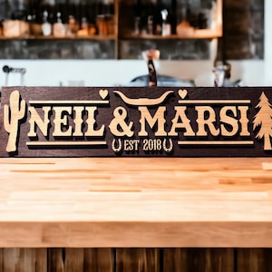 Placas personalizadas em madeira rústica de nogueira peruana e bordo canadense.