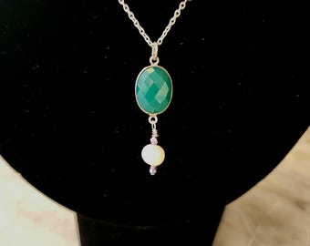 Necklace with faceted emerald pendant and pearl dangle, chain has tourmaline chips