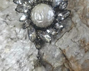 Victorian-style, faux-pearl and rhinestone brooch! 1950's! Pretty, conversation piece!