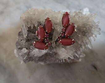 Pink, glass, and rhinestone  vintage,clip -on earrings. Beautiful, romantic, elegant!
