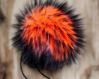 Pompón grande de piel sintética naranja y negra / Adorno para gorro de Halloween, accesorio para gorro