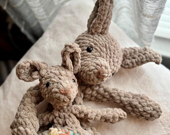 Canguro de ganchillo Snuggler: juguete de peluche para mamá y bebé