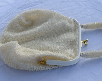 White and yellow Lumured Corde' beaded 1960-70's handbag. Yellow caviar beaded bag. Kiss lock clasp.