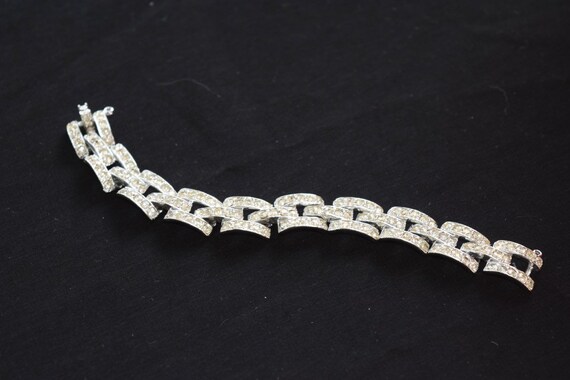 Rhinestone bracelet in silvertone links. Stunning… - image 5