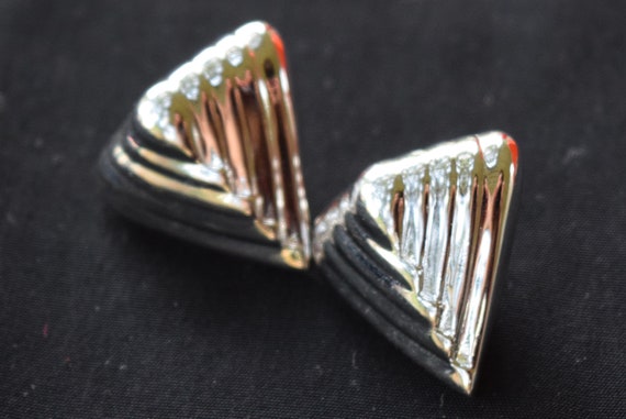Silver tone Monet earrings. 1980’s vintage triang… - image 3