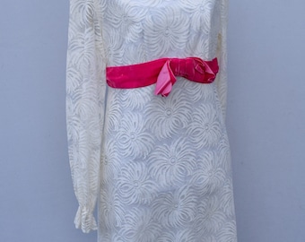 Mini dress. Empire waist dress with floral lace. 1970’s  Handmade made. Vintage long sleeve white dress.