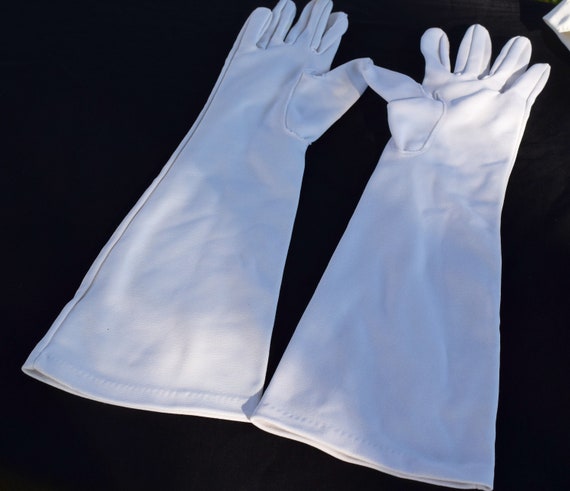 White Crescent size 7 vintage gloves. All Nylon E… - image 4