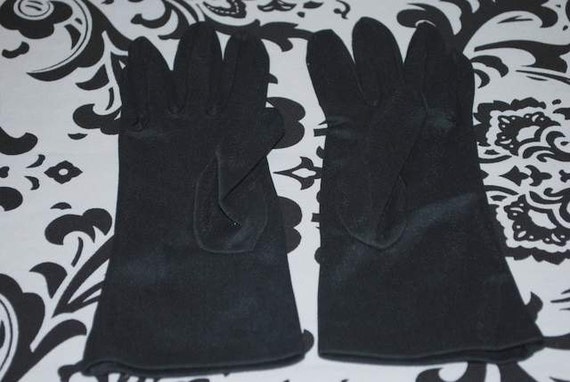 Black gloves with zig zag pattern on top. 1960's … - image 3