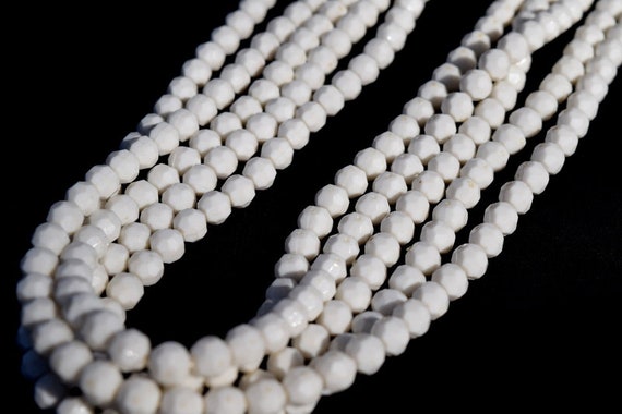 White multistrand beaded necklace with large clas… - image 5