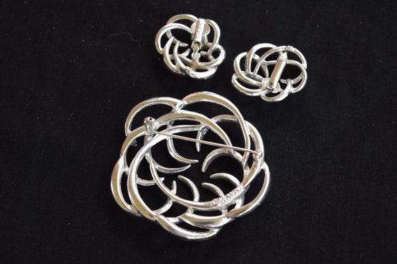 Sarah Coventry set. Brooch and earring set from t… - image 4